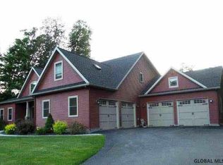 9 Rivercrest Rd, Gansevoort, NY 12831