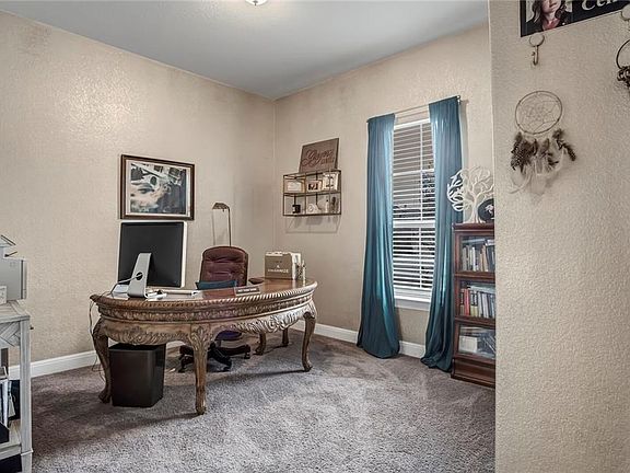 3rd image of 3620 Del Payne Ln