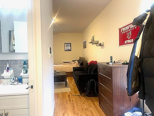 4th image of 251 E 84th St APT 3D