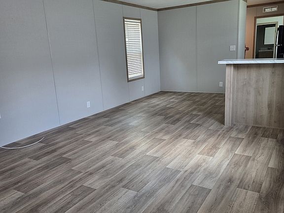 3rd image of 105 Lakisha Ct