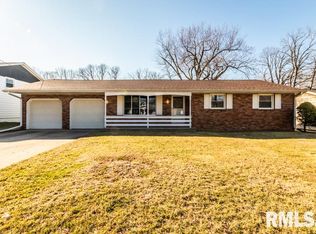 1408 Springfield Rd, East Peoria, IL 61611