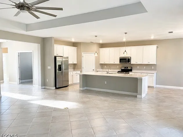 3 bed, 3.0 bath, 2434 sqft, $2,500 — Photo 2