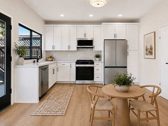 4th image of 3735 35th St #201