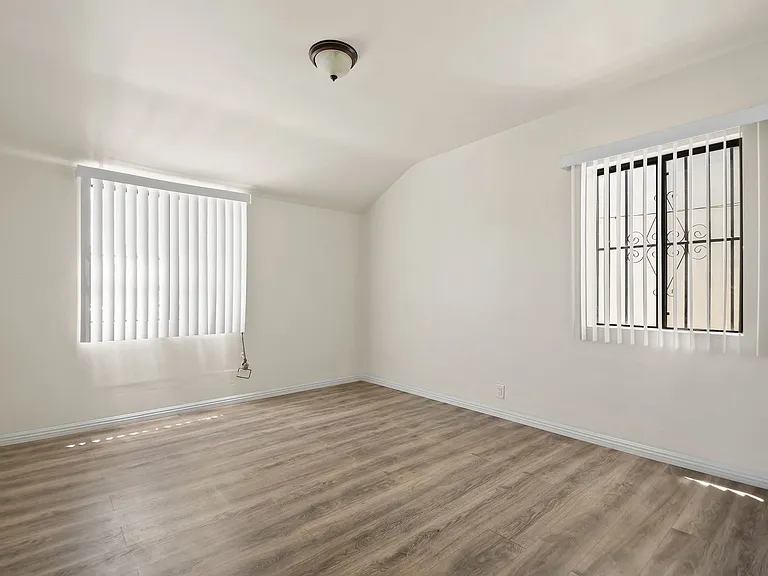 14701 Marigold Ave — Photo 7