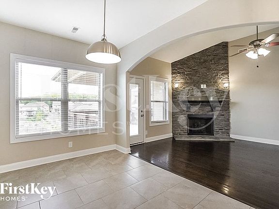 4th image of 1315 Golden Eagle Way