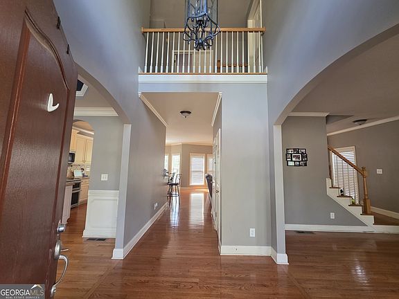 2nd image of 94 Courtland Dr