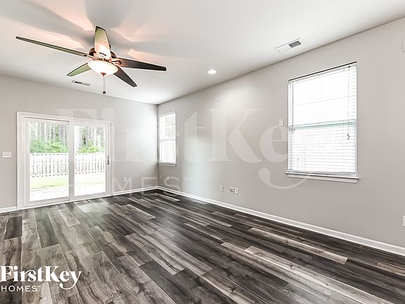 3rd image of 372 Sanctuary Park Dr