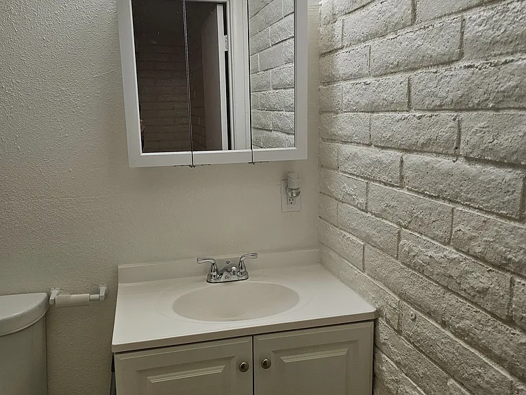 10821 N 15th Ave #17 — Photo 5