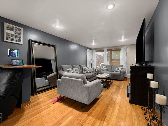 4th image of 6741 S Komensky Ave