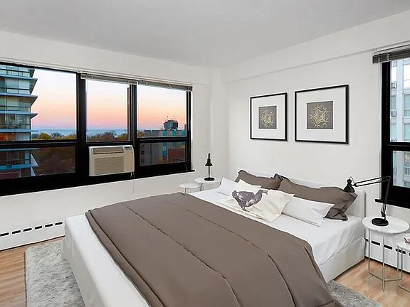 2nd image of 350 W Oakdale Ave #703