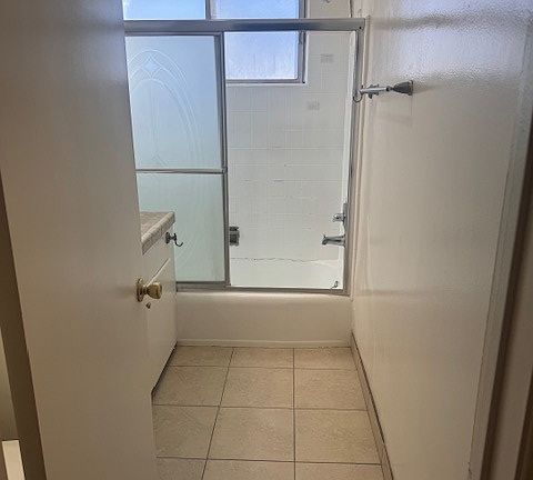 4th image of 3906 La Crescenta Ave