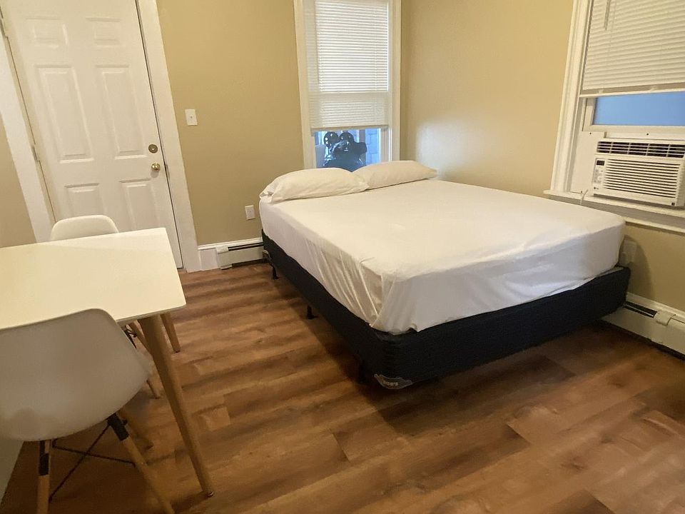 2nd image of 17 Burney St #1