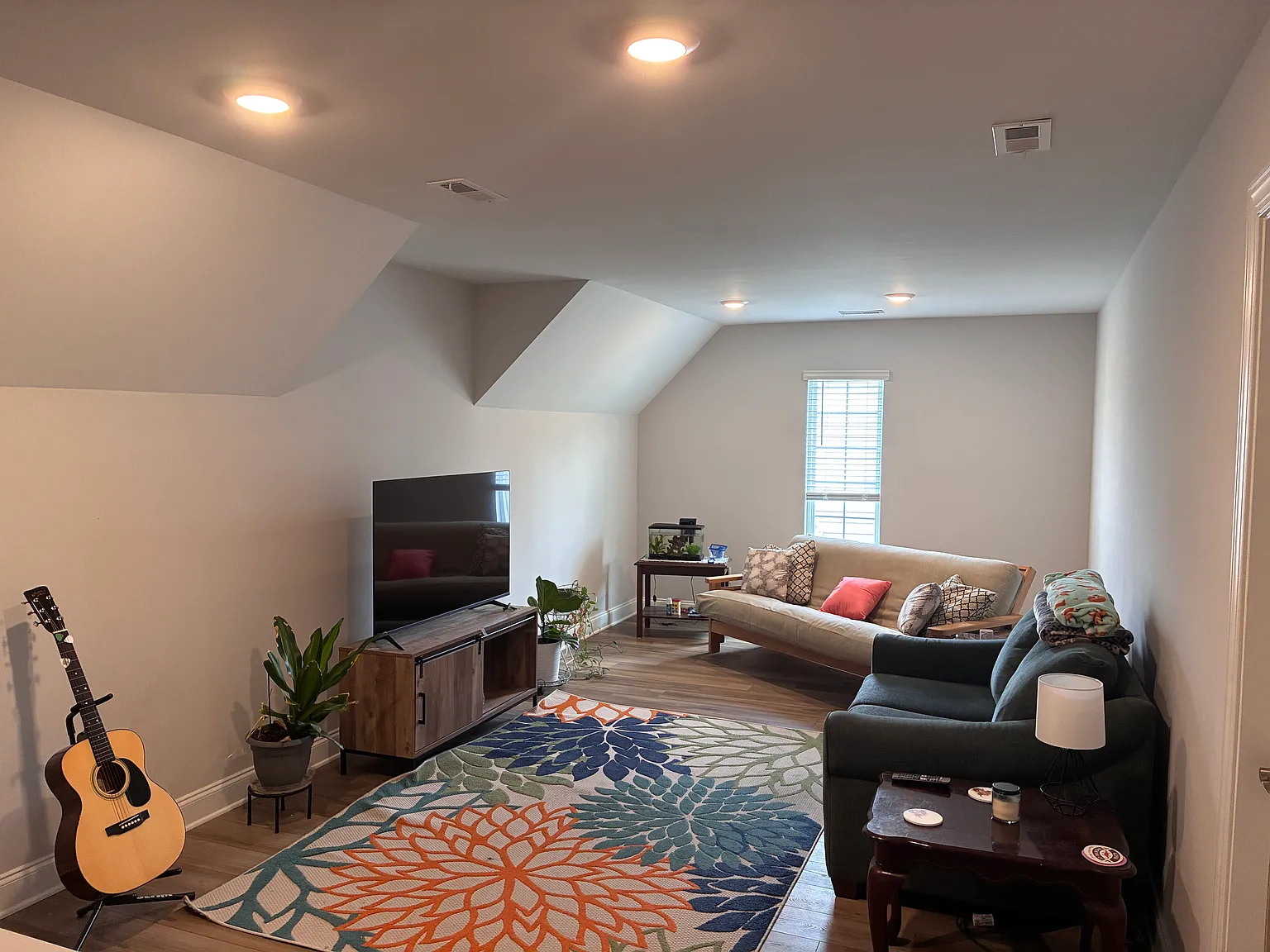 3 bed, 2186 sqft, $1,300 — Photo 4