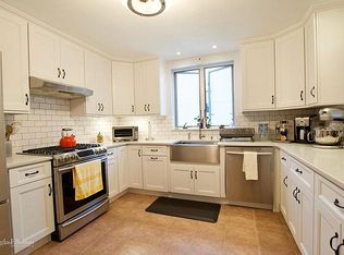 23-26 33rd St #2, Astoria, NY 11105