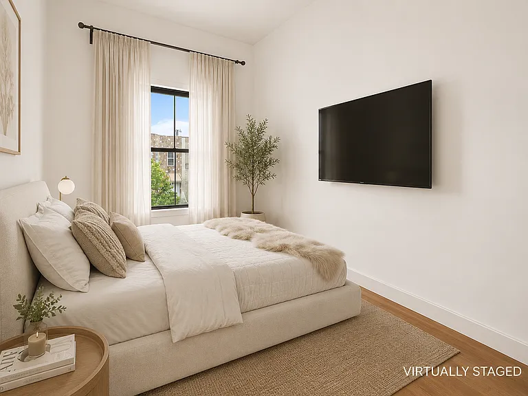 231 Cornelia St #3 — Photo 6