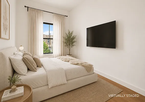 Bedroom, photo 2