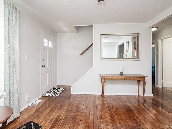 4th image of 240 Holmes Dr