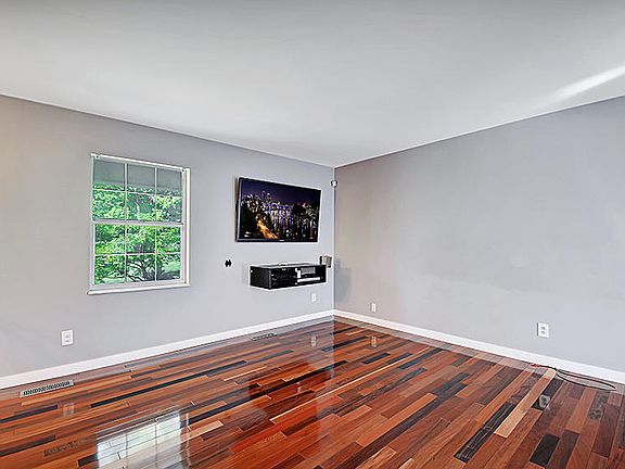 5th image of 1200 Southbreeze Cir
