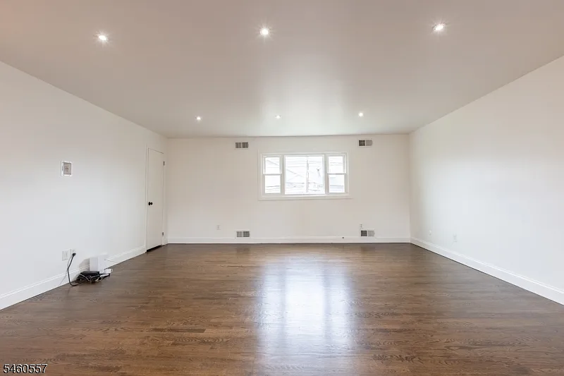 3 bed, 2.0 bath, $3,600 — Photo 4
