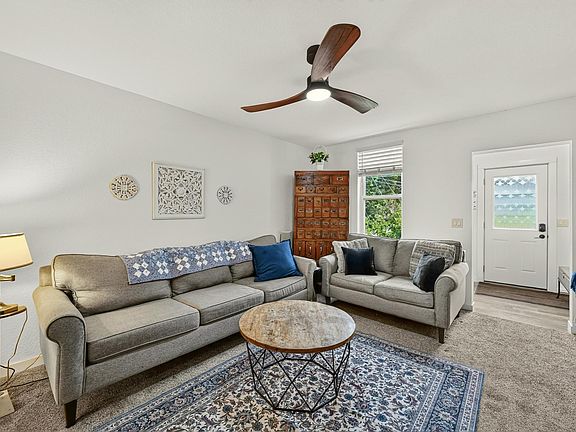 3rd image of 237 W 14th St
