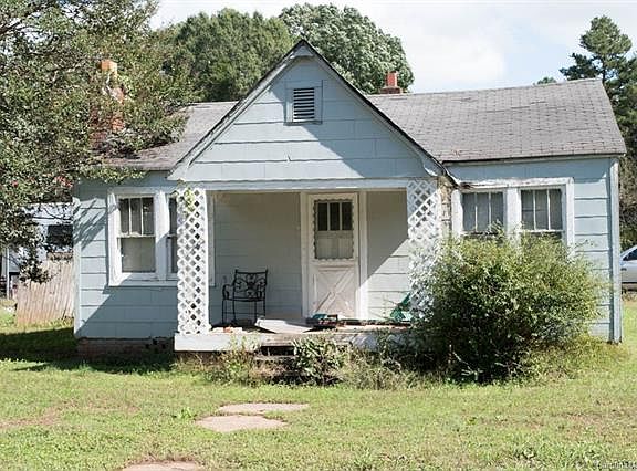 2nd image of 1124 Young St