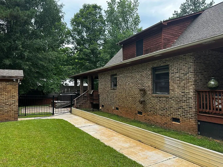 105 Bear Creek Ct — Photo 10