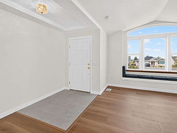 4th image of 637 Summer Breeze Ln