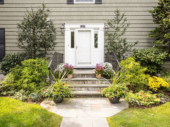2nd image of 1351 Colonial Ct