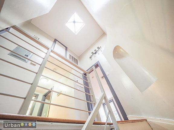 3rd image of 70 Palmetto St #2