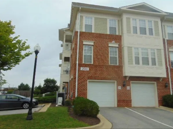 200 Edelen Station Pl, La Plata, MD 20646