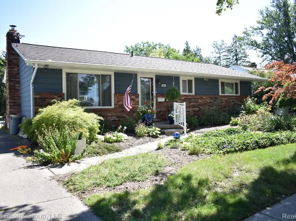 142 N Wilson Blvd, Mount Clemens, MI 48043