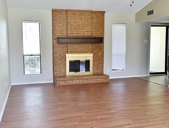 2nd image of 2918 Holy Cross Ln