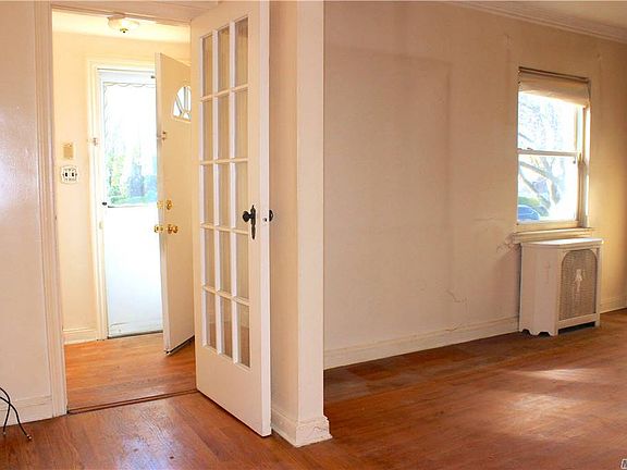 4th image of 58-21 213th St