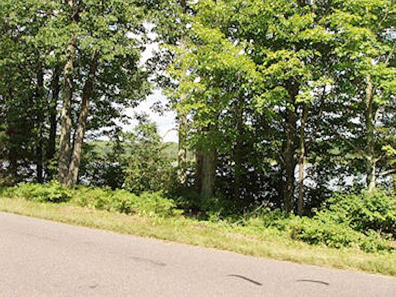 4th image of Outlot 7 River Road N 7 &