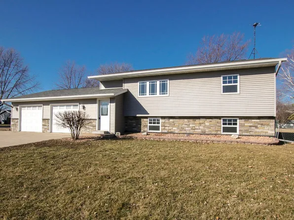 550 School Rd SW, Hutchinson, MN 55350
