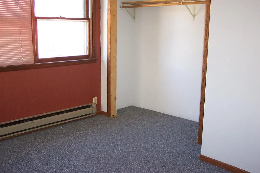 1 bed, 1241 sqft, $600 — Photo 3
