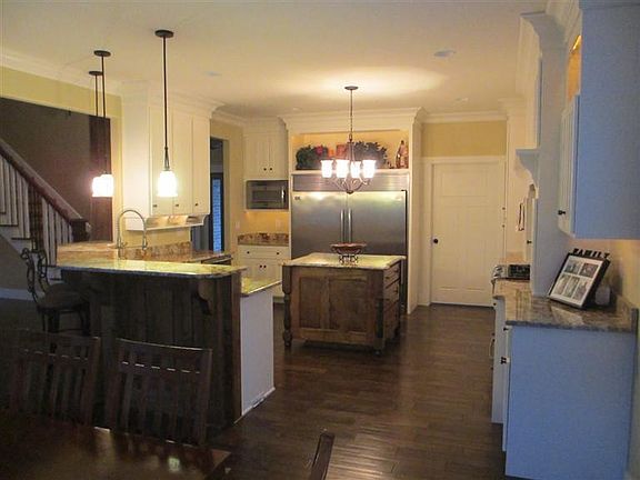 5th image of 367 E Newton Ln