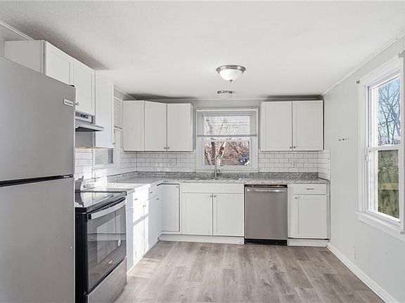 3rd image of 1017 E Smith Ave