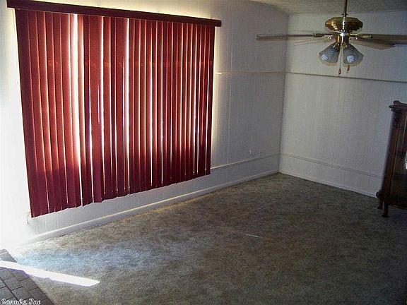 2nd image of 101 E Lincoln Ave