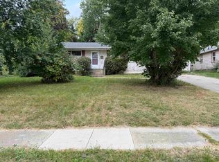 236 W Winnifred St, Freeport, IL 61032