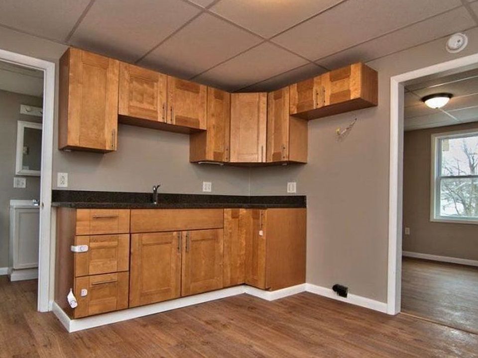1st image of 603 S Blakely St Floor 2