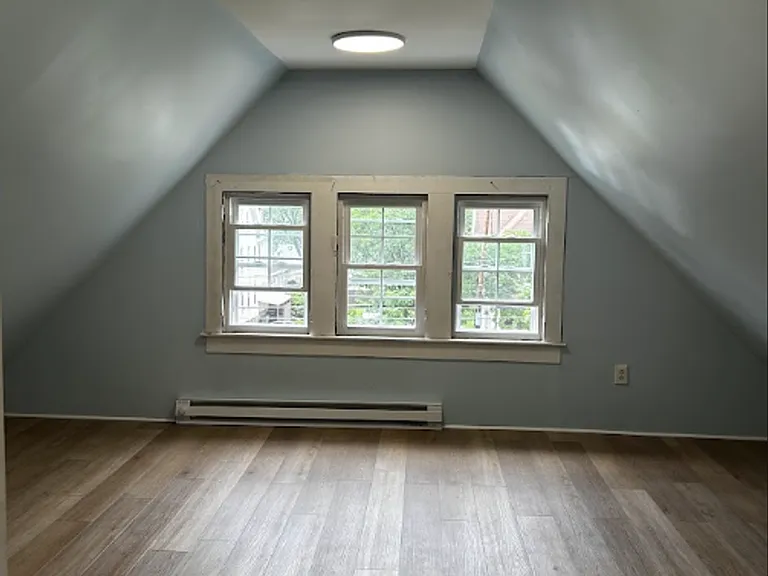 1638 Sanderson Ave — Photo 80