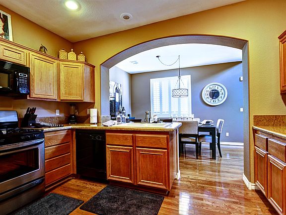 4th image of 1025 Prestwick St
