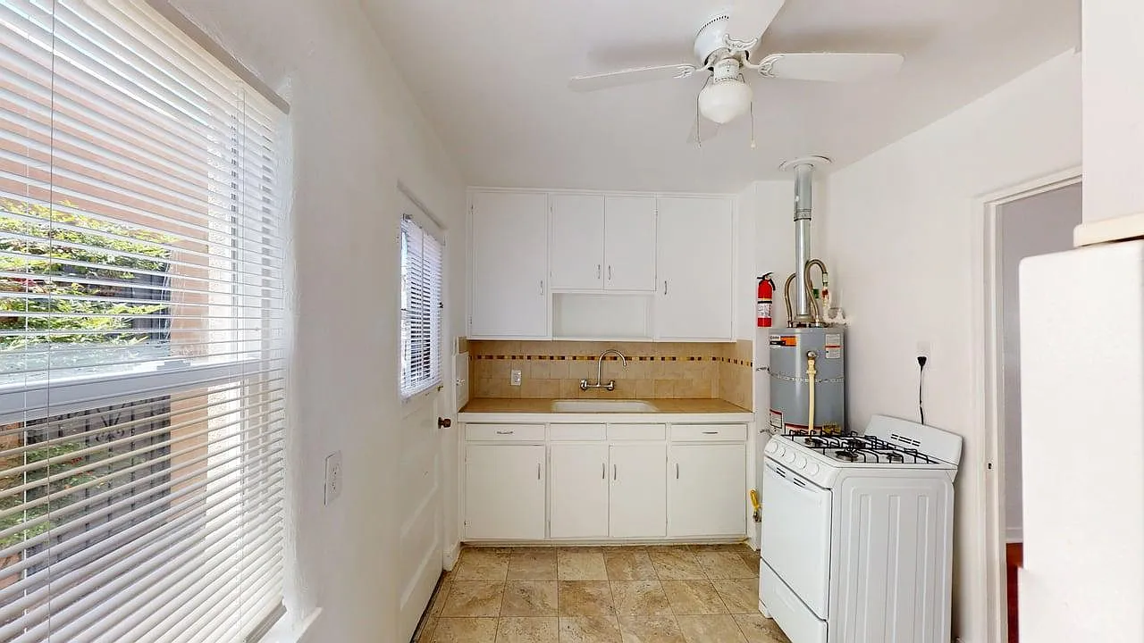 800 Kent Ave NW- 1 Bedroom Apartments in Beautiful Downtown Compound — Photo 1