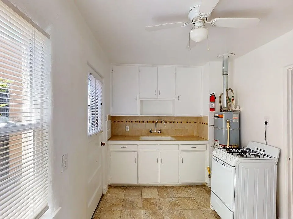 Just Renovated 1 Bedroom Apartments in Beautiful Downtown Compound