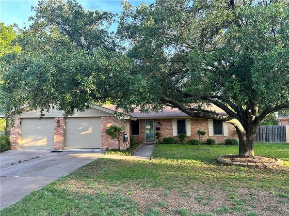 1411 W 7th St, Mc Gregor, TX 76657