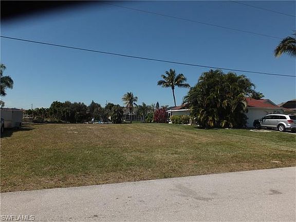 3rd image of 4614 SW 12th Pl