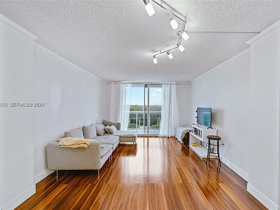 5th image of 2841 NE 163rd St APT 704
