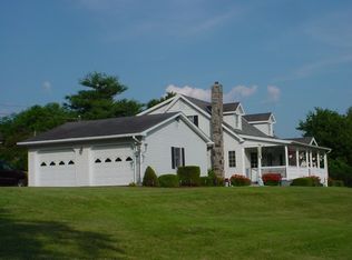 40 McClintock Rd, Mill Hall, PA 17751