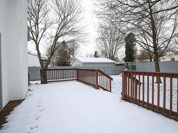 3rd image of 757 Mimosa Pl
